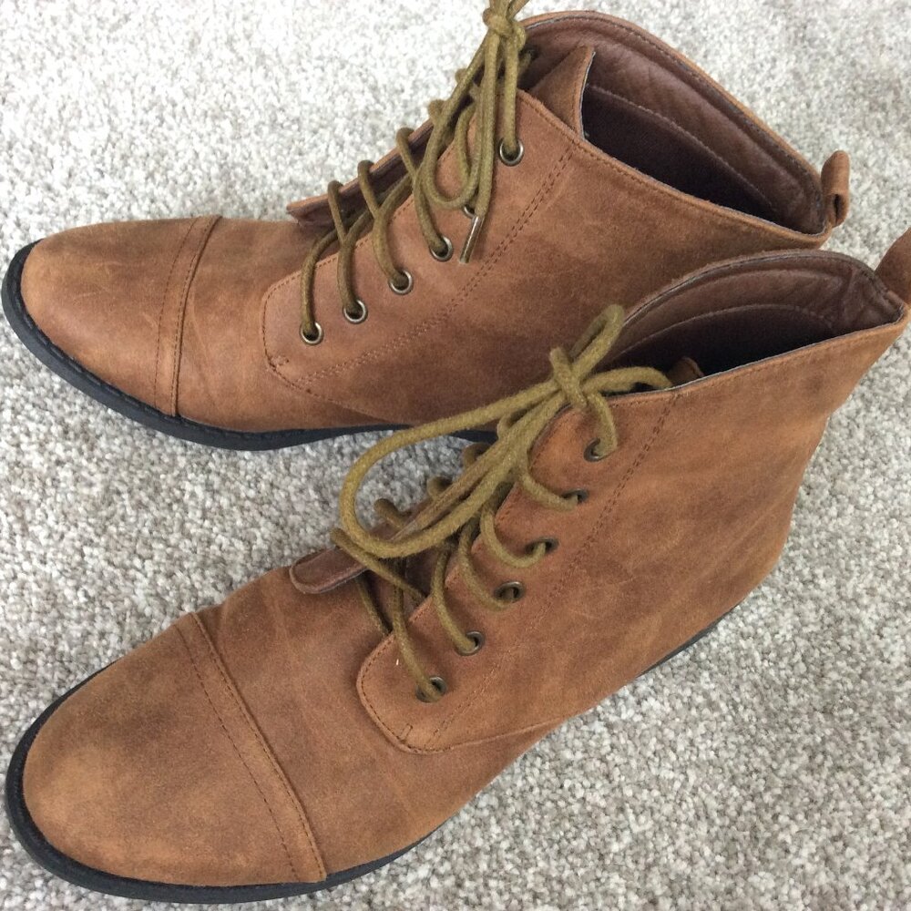 New Ladies Brown/Tan Boots Man-Made Fabric Size 7 1/2 Size 8